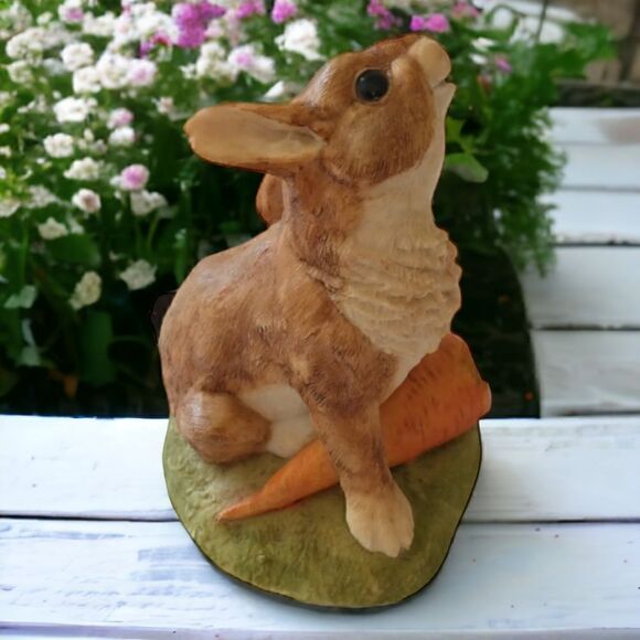 Bunny Rabbit Figure VCH England Vintage Scratching Ear Handpainted Resin Carrot. - Picture 16 of 16